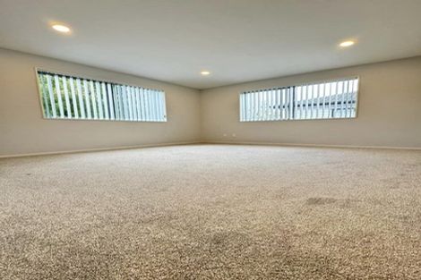 Photo of property in 6 Wyon Way, Flat Bush, Auckland, 2016