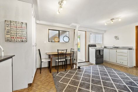 Photo of property in 6 Uenuku Avenue, Raglan, 3225