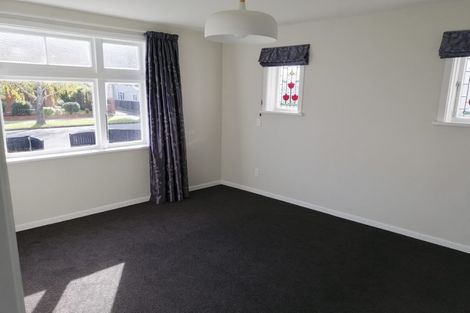 Photo of property in 1/10 Victoria Street, Ebdentown, Upper Hutt, 5018