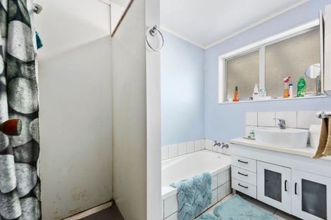 Photo of property in 5 Kentucky Street, Totara Park, Upper Hutt, 5018