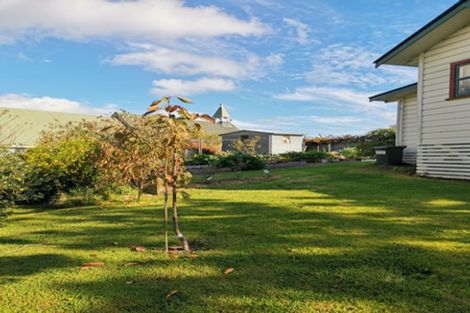 Photo of property in 21 Church Street, Waipawa, 4210