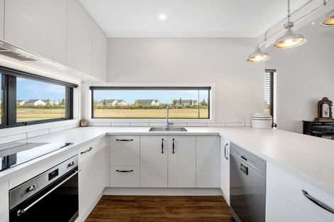Photo of property in 10 Mills Road, Marshland, Christchurch, 8051