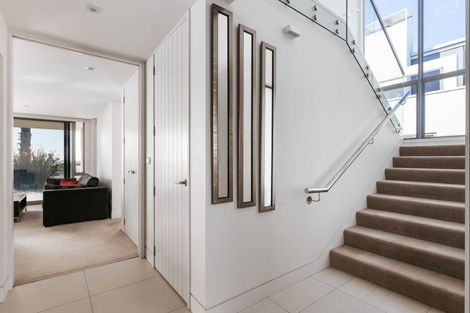 Photo of property in 81 Marine Parade, Mount Maunganui, 3116