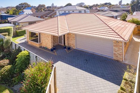 Photo of property in 16 Gilligan Close, College Estate, Whanganui, 4500