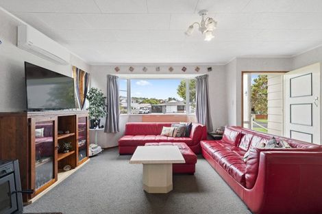 Photo of property in 4 Litchfield Place, Clarks Beach, 2122