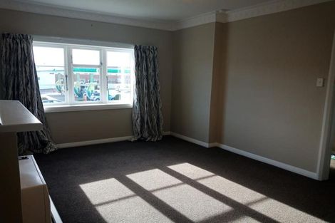 Photo of property in 73 Whites Line East, Waiwhetu, Lower Hutt, 5010