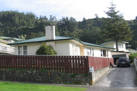 Photo of property in 6 August Street, Stokes Valley, Lower Hutt, 5019