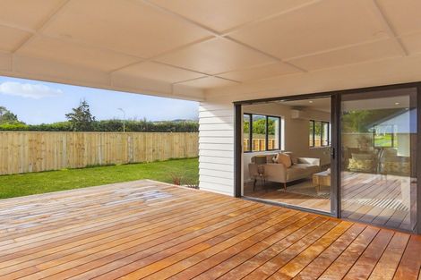 Photo of property in 16 Te Awahohonu Lane, Otaki, 5512