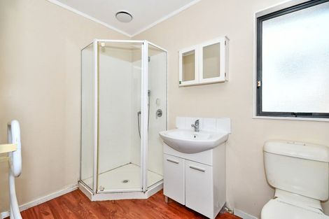 Photo of property in 60 Mckean Avenue, Manurewa, Auckland, 2102