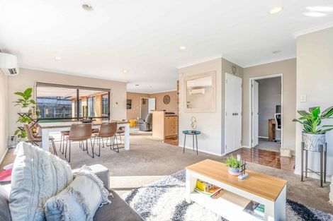 Photo of property in 57 Magic Way, Randwick Park, Auckland, 2105