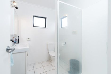 Photo of property in 150 Woodman Drive, Tawa, Wellington, 5028