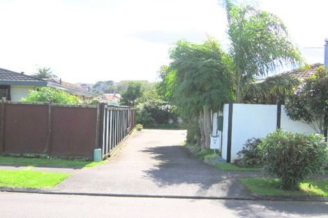 Photo of property in 2/52 Vivian Wilson Drive, Eastern Beach, Auckland, 2012