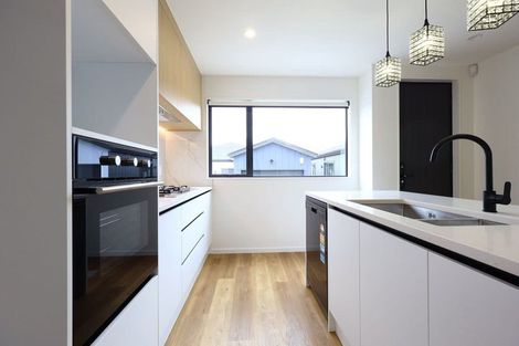 Photo of property in 5/25 Hutchinson Avenue, New Lynn, Auckland, 0600