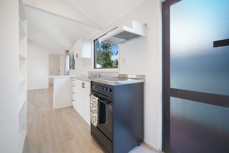 Photo of property in 5a Shamrock Lane, Te Atatu Peninsula, Auckland, 0610