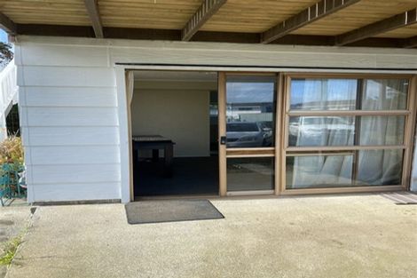 Photo of property in 3 Taihiki Road, Clarks Beach, 2122