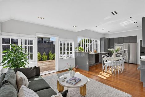 Photo of property in 2 Minnehaha Avenue, Takapuna, Auckland, 0622