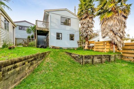 Photo of property in 12 Seaview Road, Marfell, New Plymouth, 4310