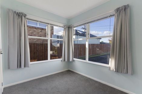 Photo of property in 21 Taupo Street, Green Bay, Auckland, 0604