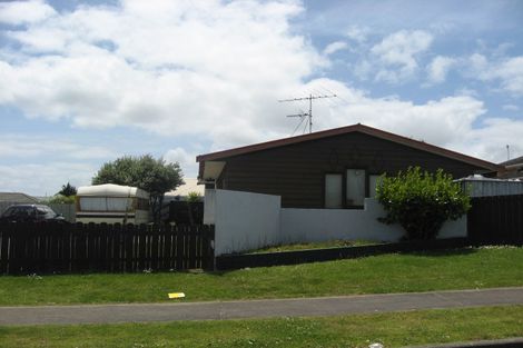 Photo of property in 3 Wai Iti Place, Clendon Park, Auckland, 2103