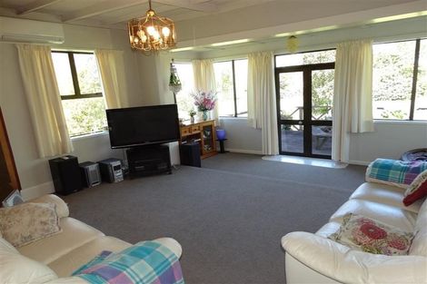 Photo of property in 190 Boord Crescent, Kumeu, 0891