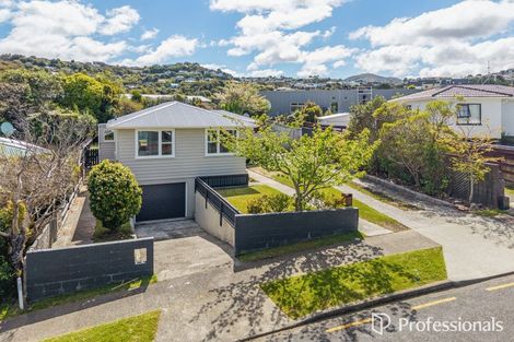 Photo of property in 18 Barberry Grove, Maungaraki, Lower Hutt, 5010