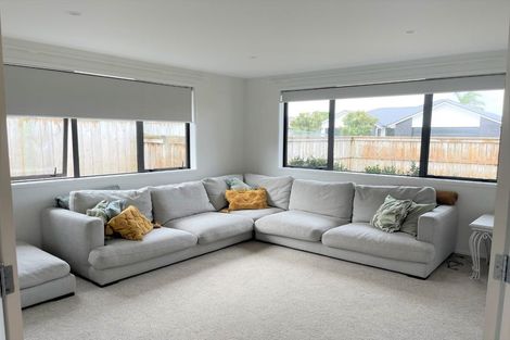 Photo of property in 5 Hiria Crescent, Papamoa Beach, Papamoa, 3118