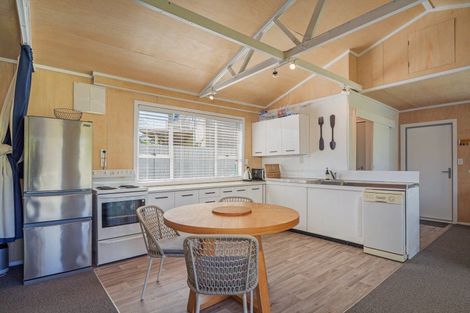 Photo of property in 40 Hardy Place, Cooks Beach, Whitianga, 3591