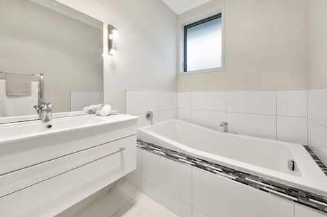 Photo of property in 19 Kilbryde Crescent, Pokeno, 2402