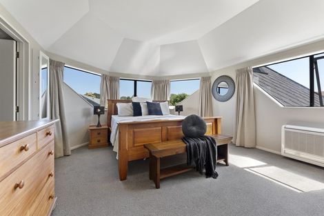 Photo of property in 16 Fraser Court, Roslyn, Palmerston North, 4414