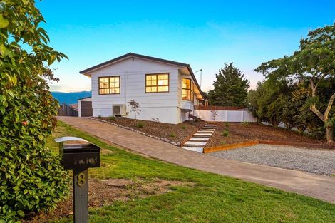 Photo of property in 8 Taurus Place, Kawaha Point, Rotorua, 3010