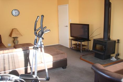 Photo of property in 15 Sunhaven Drive, Newlands, Wellington, 6037