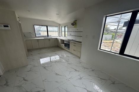 Photo of property in 26 Othello Drive, Clover Park, Auckland, 2023