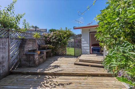 Photo of property in 16 Gerontius Lane, Snells Beach, 0920