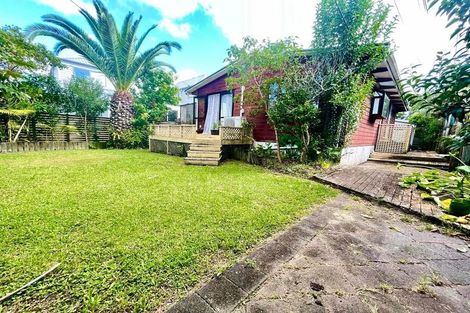 Photo of property in 1/166 Nile Road, Milford, Auckland, 0620