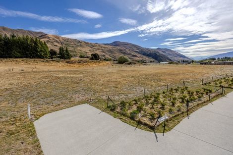 Photo of property in 6 Glenbrook Lane, Wanaka, 9305
