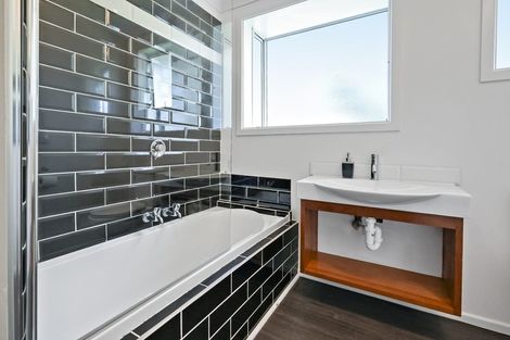 Photo of property in 37 Cross Street, Coalgate, 7673