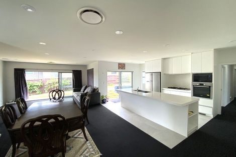 Photo of property in 2 Moonlight Drive, Rototuna North, Hamilton, 3210
