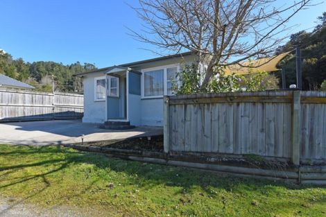 Photo of property in 52 Raukawa Street, Stokes Valley, Lower Hutt, 5019