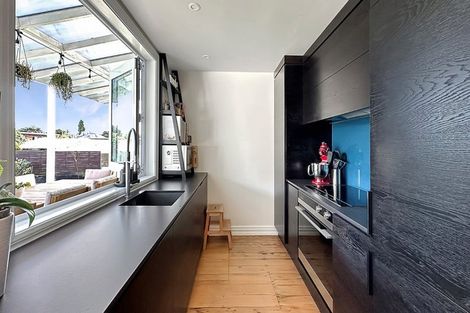 Photo of property in 18 Wairakei Street, Greenlane, Auckland, 1051