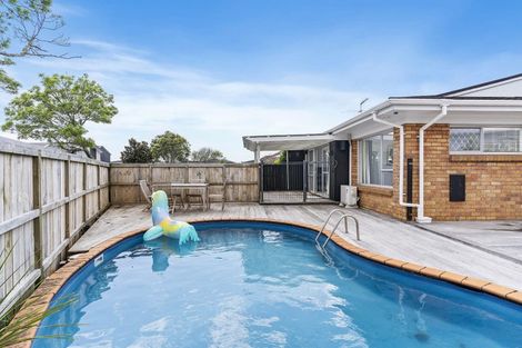 Photo of property in 1/33 Bramley Drive, Farm Cove, Auckland, 2012