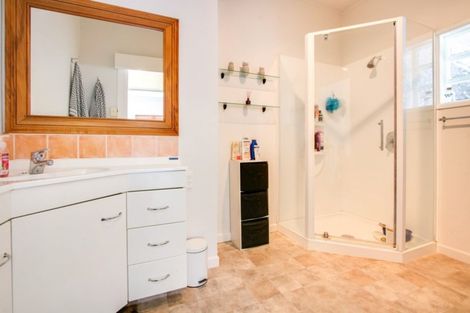 Photo of property in 28 Avenue Road, Greenmeadows, Napier, 4112