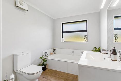 Photo of property in 9a Eric Batchelor Place, Waimate, 7924