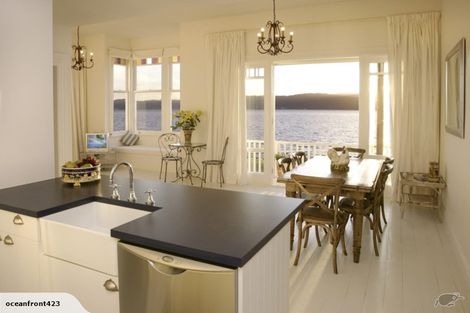 Photo of property in 387 Karaka Bay Road, Karaka Bays, Wellington, 6022