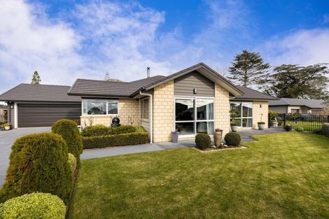 Photo of property in 28 Aderman Place, Hurworth, New Plymouth, 4310