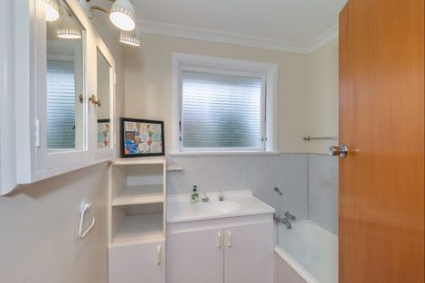 Photo of property in 34 Highbury Drive, Levin, 5510