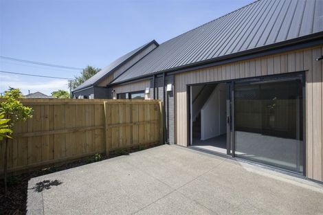 Photo of property in 2/24 Rookwood Avenue, New Brighton, Christchurch, 8083