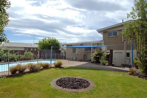 Photo of property in 23 Rosedale Place, Avonhead, Christchurch, 8042