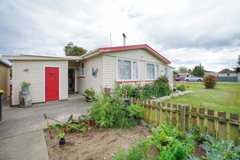 Photo of property in 18 Chester Street, Otautau, 9610