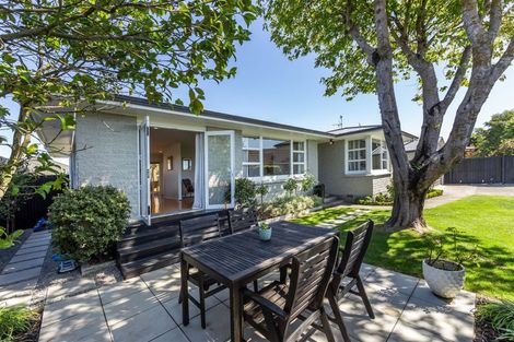 Photo of property in 28 Clipper Place, Redwood, Christchurch, 8051