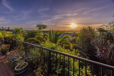 Photo of property in 26 Tironui Terrace, Western Heights, Hamilton, 3200